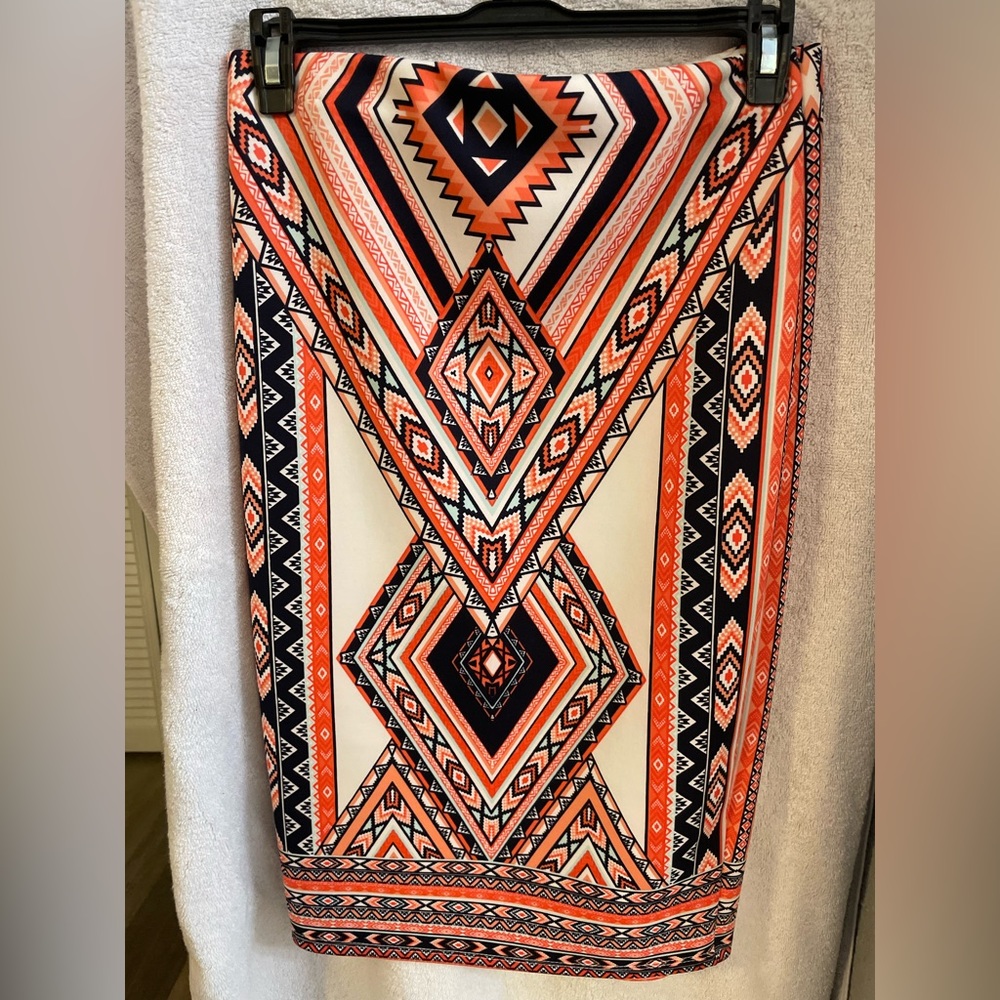 BCX.  Fitted pencil skirt.